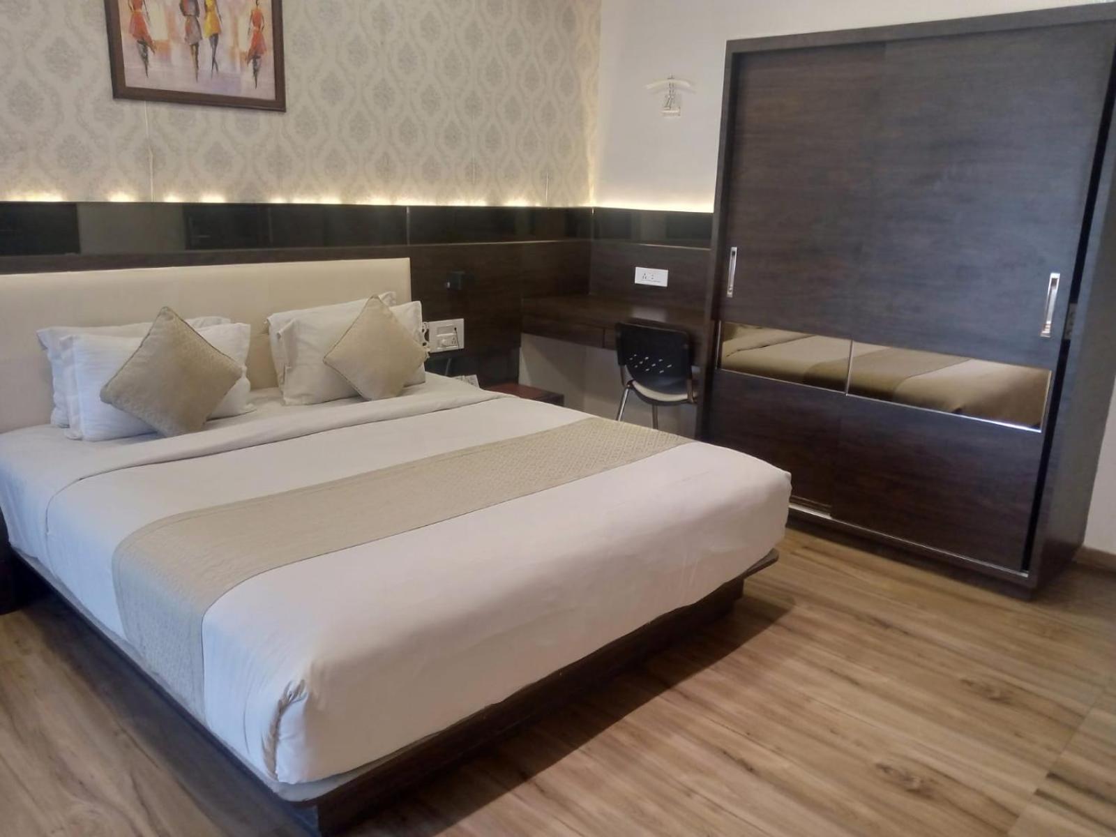 Hotel Shivalik - Mehsana Mahesana Exterior photo