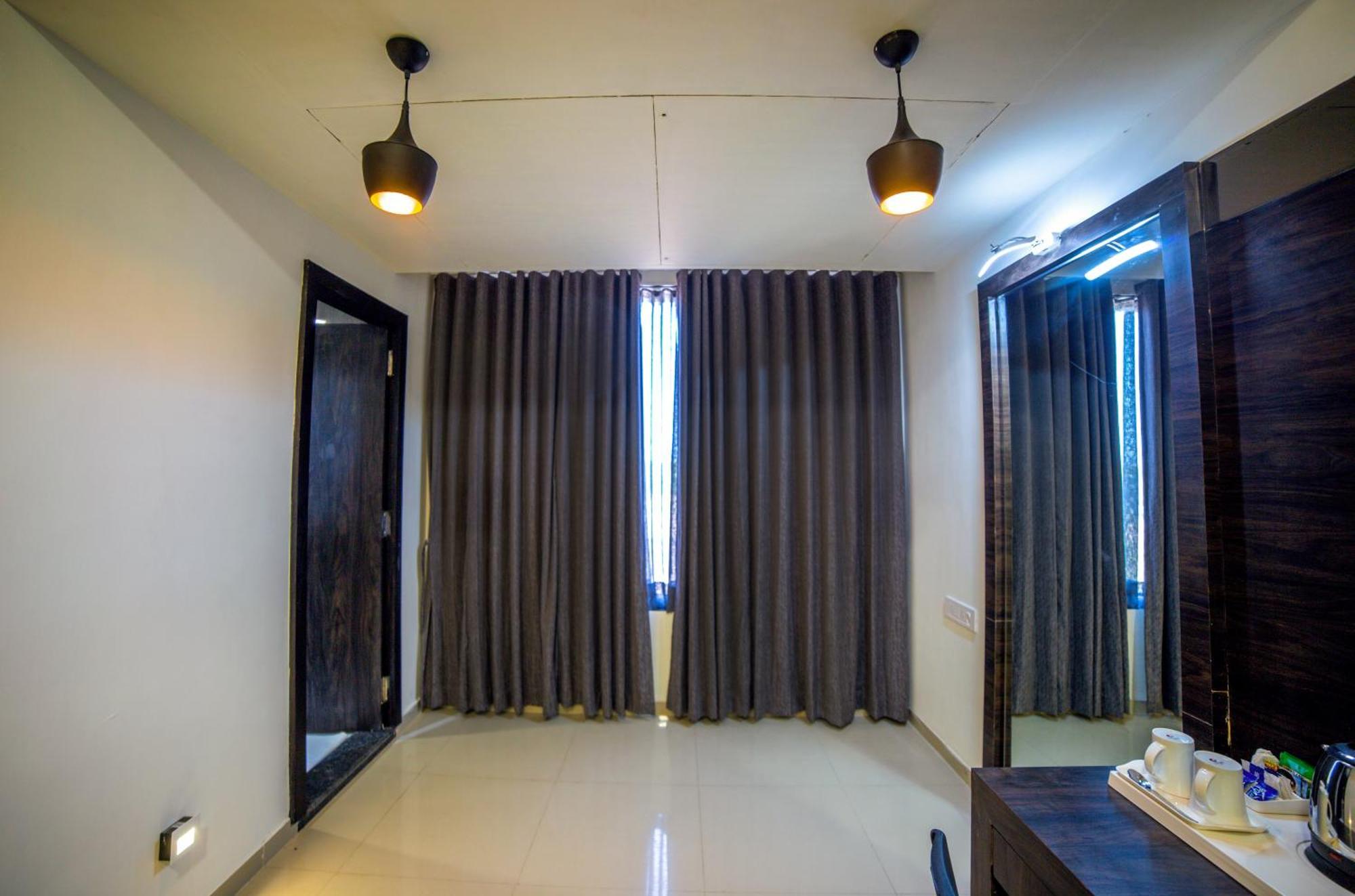 Hotel Shivalik - Mehsana Mahesana Exterior photo